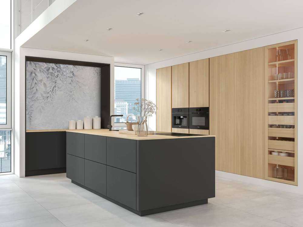 Blätter auf Marmorwand