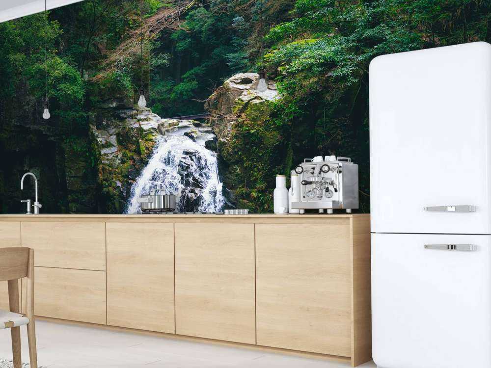 Schöner Wasserfall