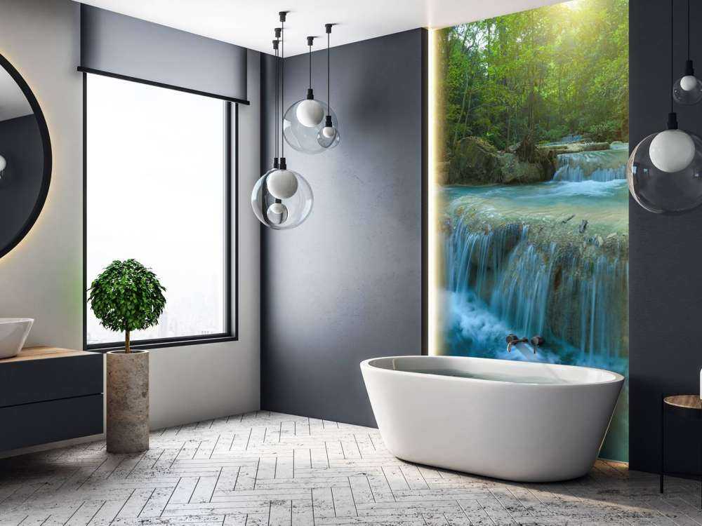 Schöner tiefer Wasserfall