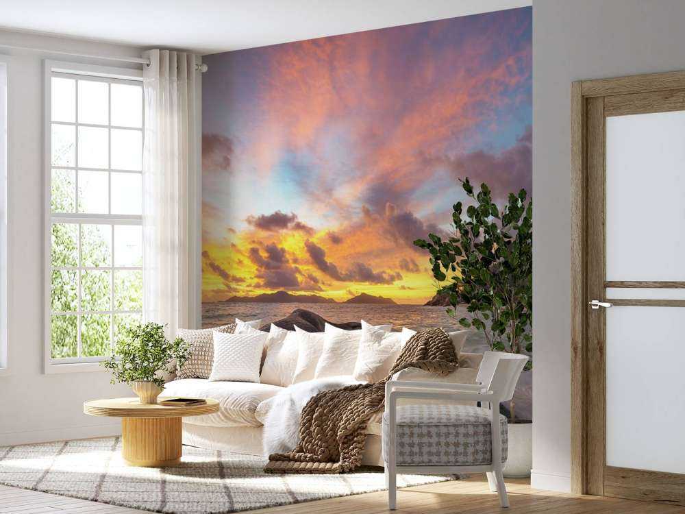 Sonnenuntergang am tropischen Strand