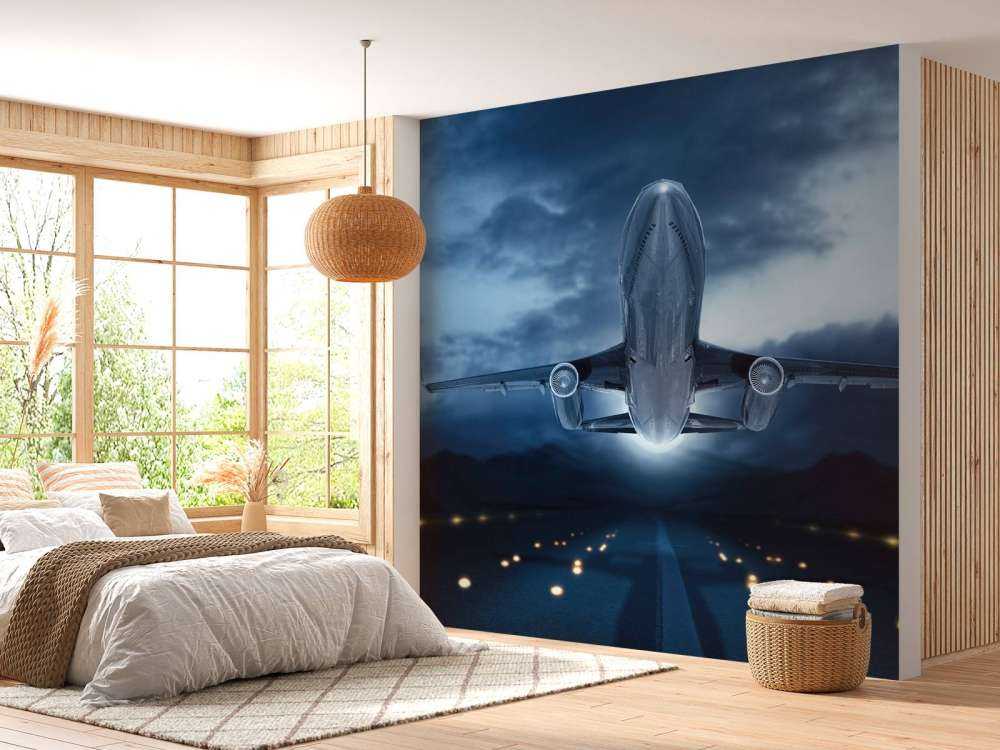 Aufsteigende Ebene mit dunklem Himmel