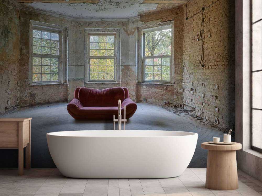 Bank im verlassenen Raum