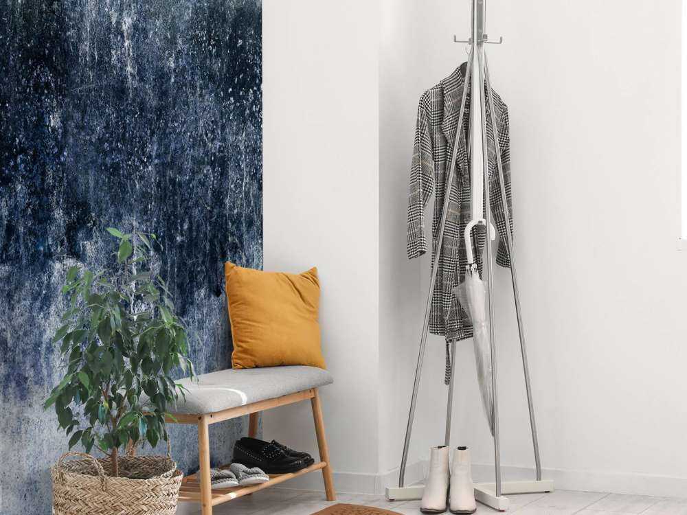 Alte verwitterte blaue Wand