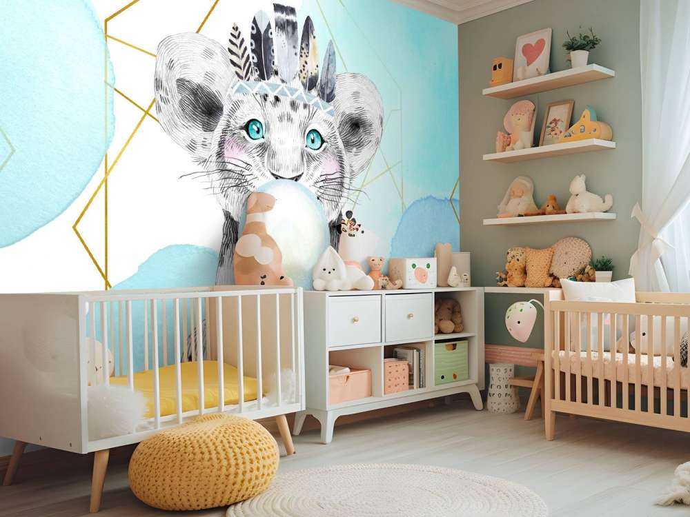 Indisches Löwenbaby mit Kaugummiglocke