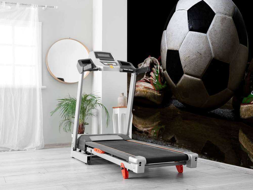Fußball mit Turnschuhen