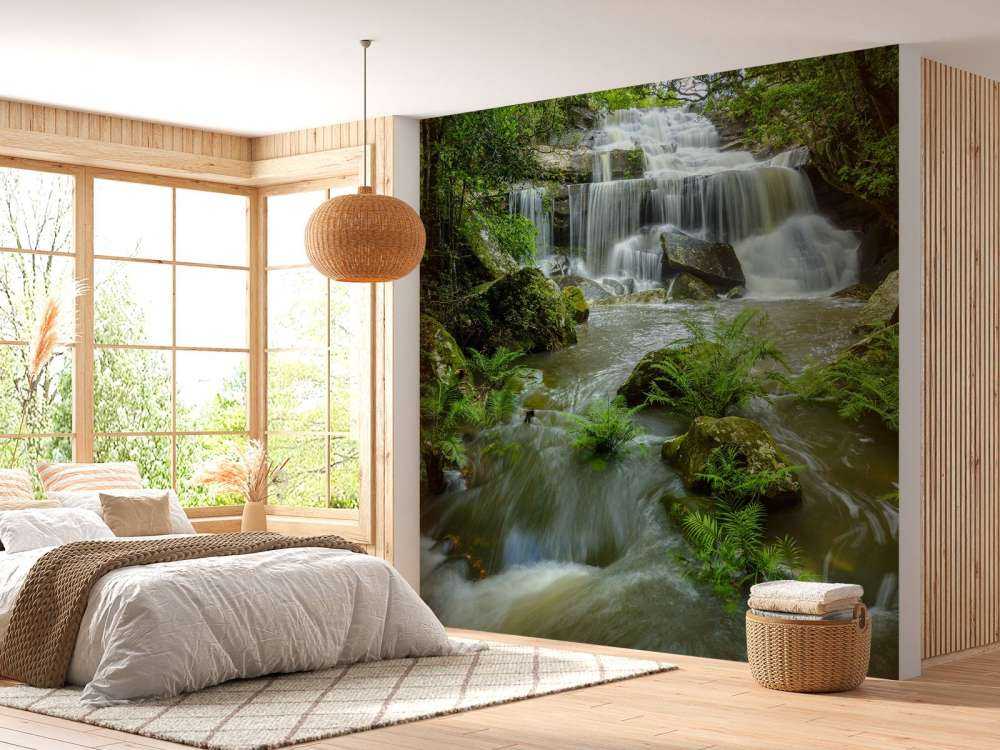 Fließender Wasserfall