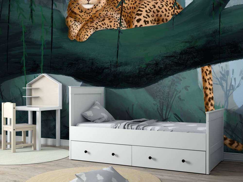 Gepard auf einem Ast