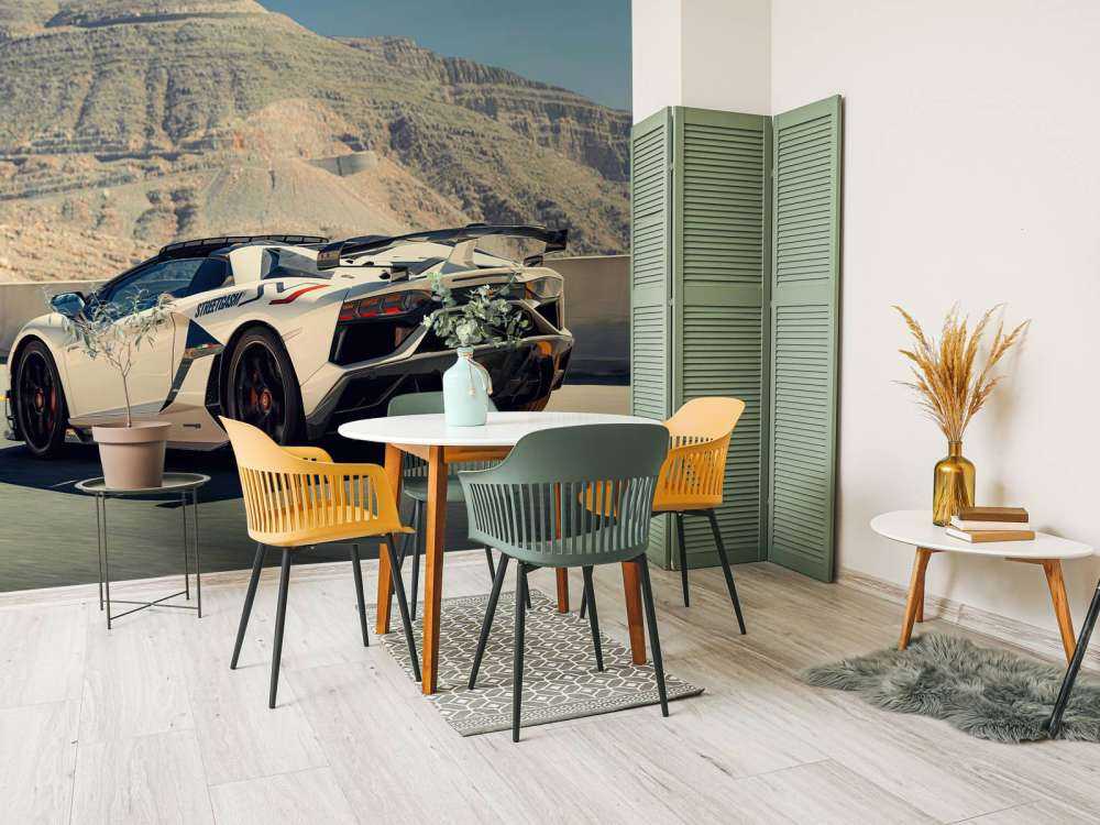 Supercar auf Bergpass