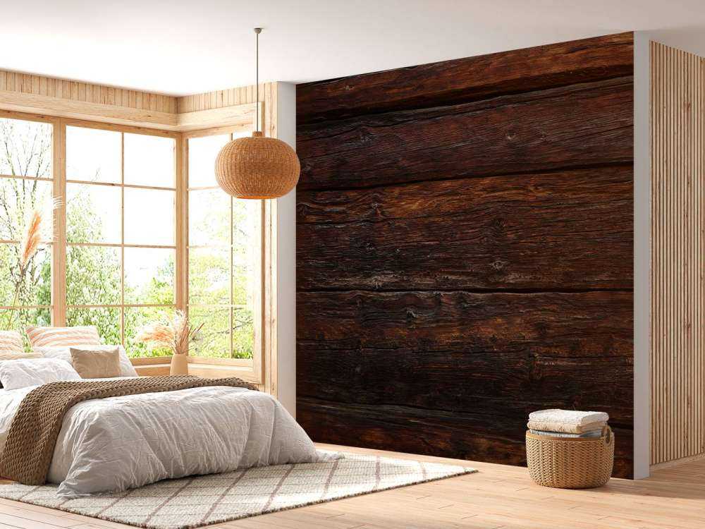 Dunkel gebranntes Holz