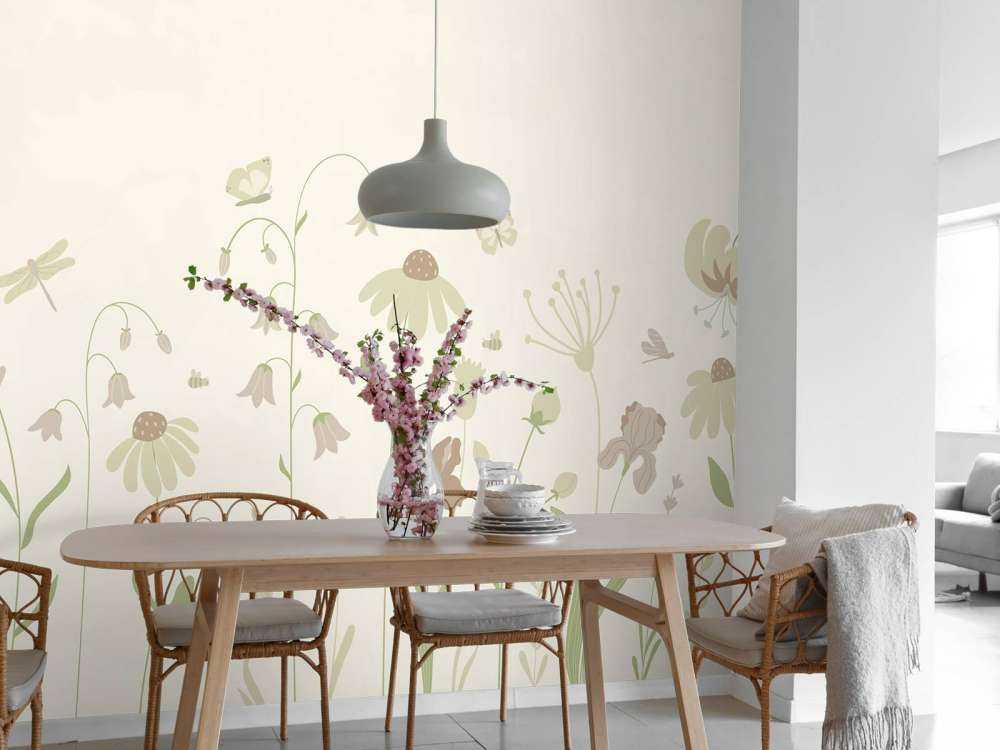 Blumenfeld hoch mit Schmetterlingen beige und altrosa