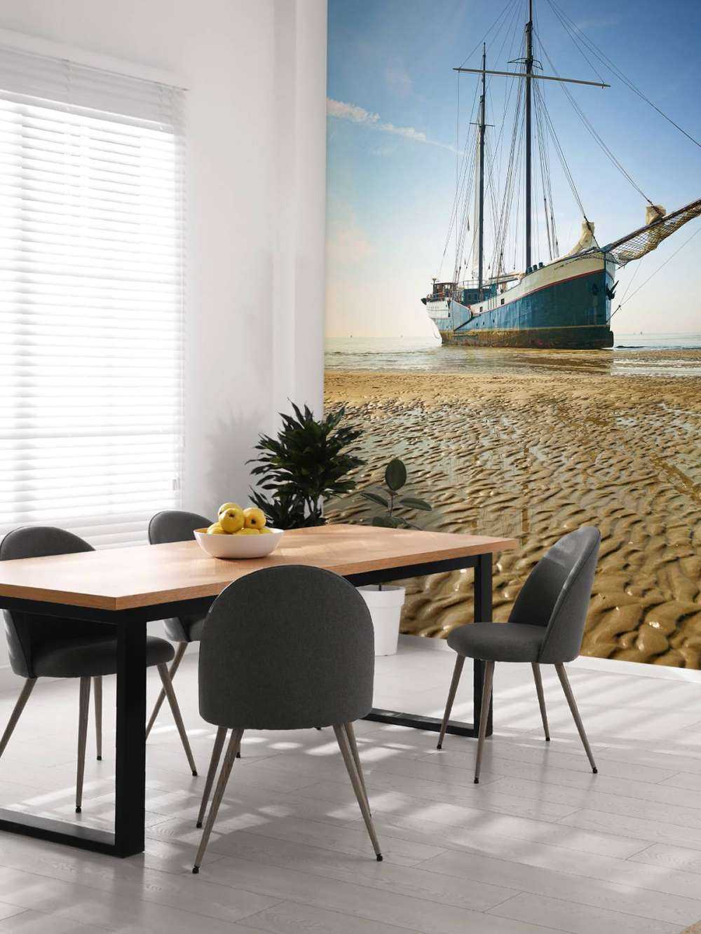 Schiff auf dem Wattenmeer