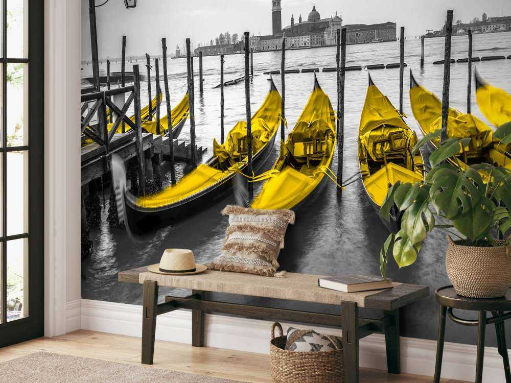 Gondeln entlang des Kanals