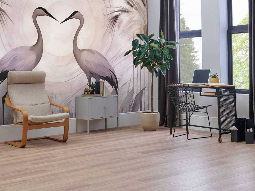 Kräne bei Sonnenuntergang Grau