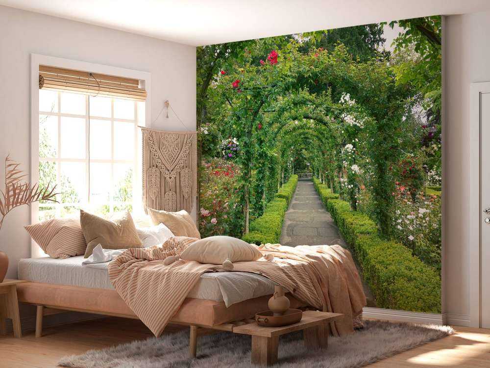 Weg durch den Rosengarten