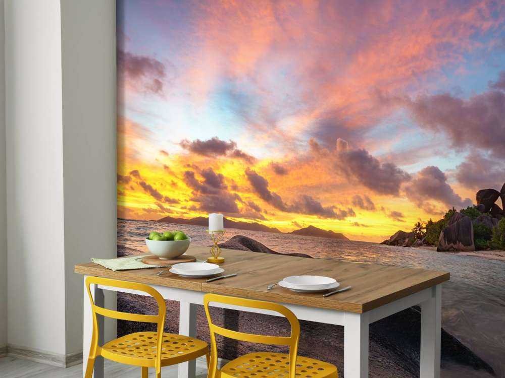 Sonnenuntergang am tropischen Strand