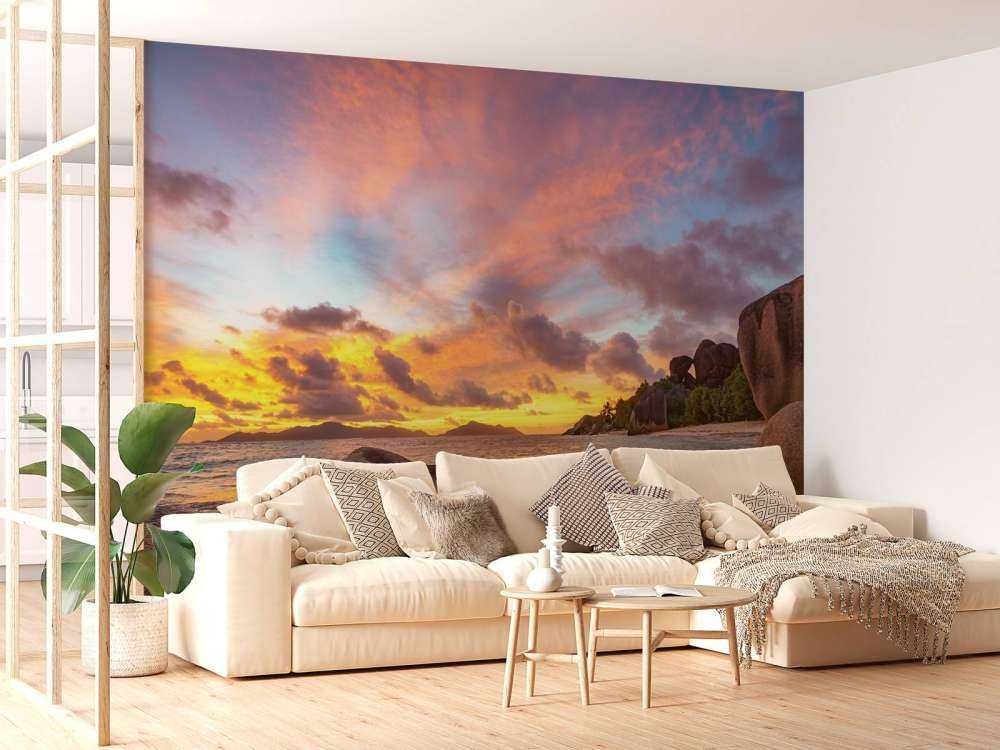 Sonnenuntergang am tropischen Strand