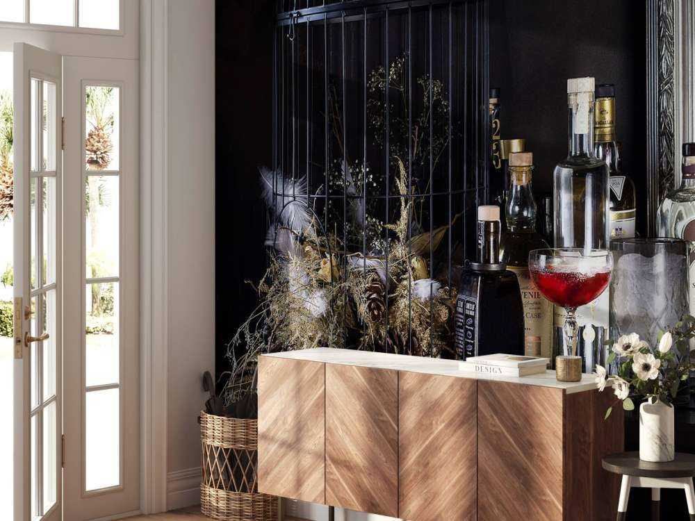 Stilleben mit Getränkeflaschen