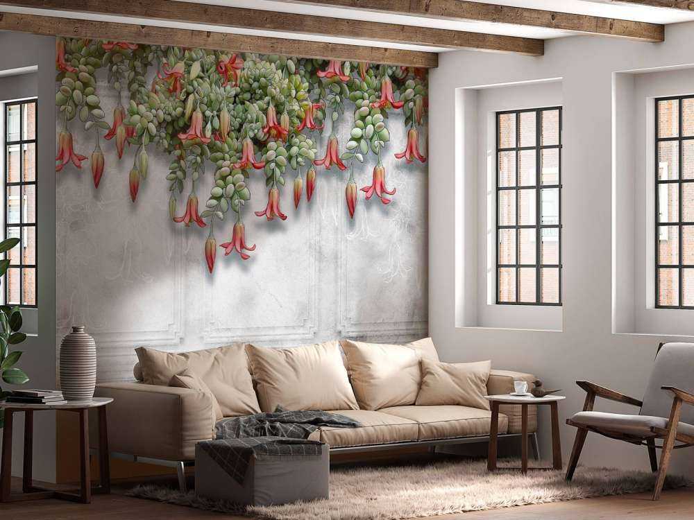 Exotische Blumen auf Beton