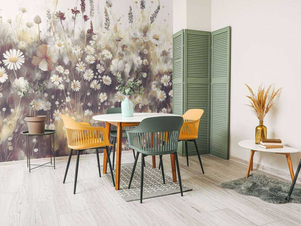 Üppiges Grün des Sommers Goldbraun