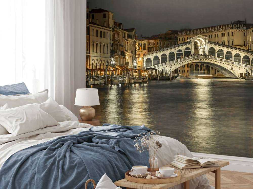 Rialto-Brücke am Abend