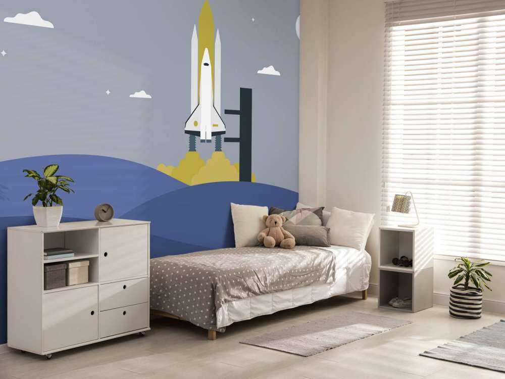 Raketenstart zwischen den Hügeln