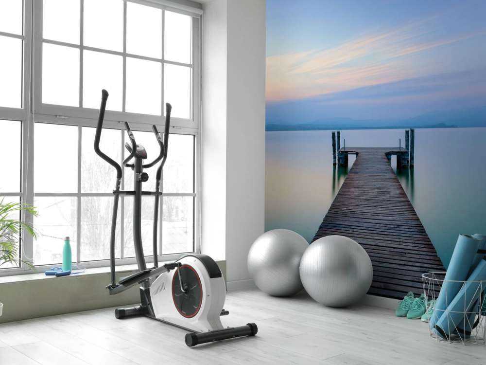 Steg bei Sonnenuntergang