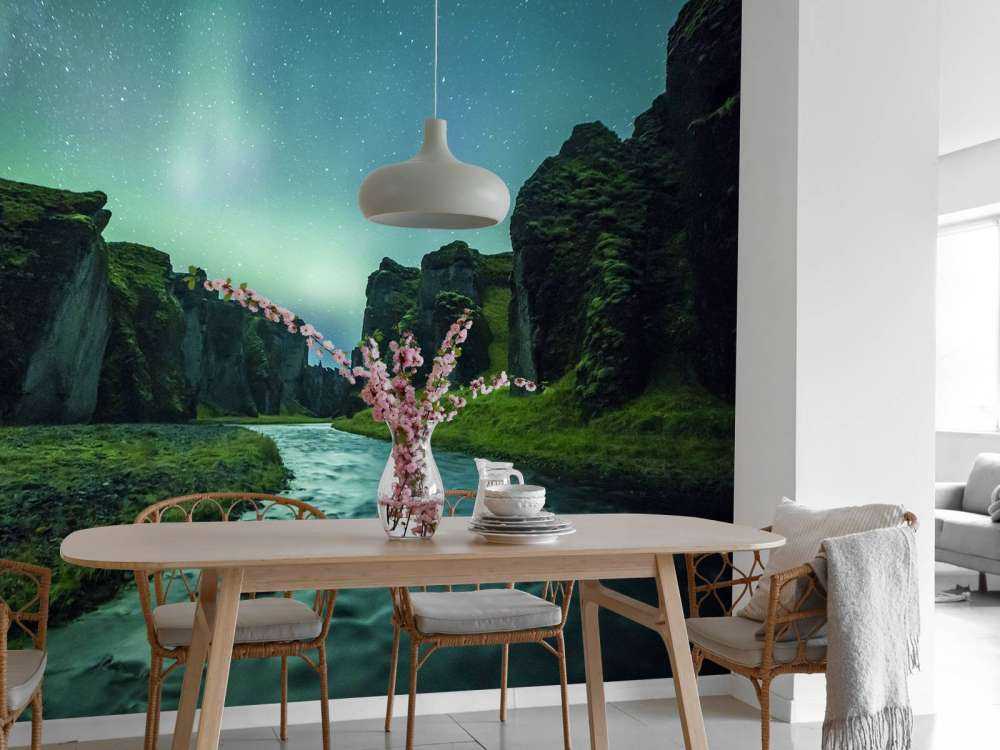 Nordlicht über den Bergen