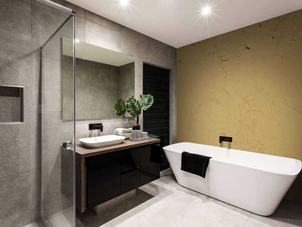 Wand mit gerissener Farbe