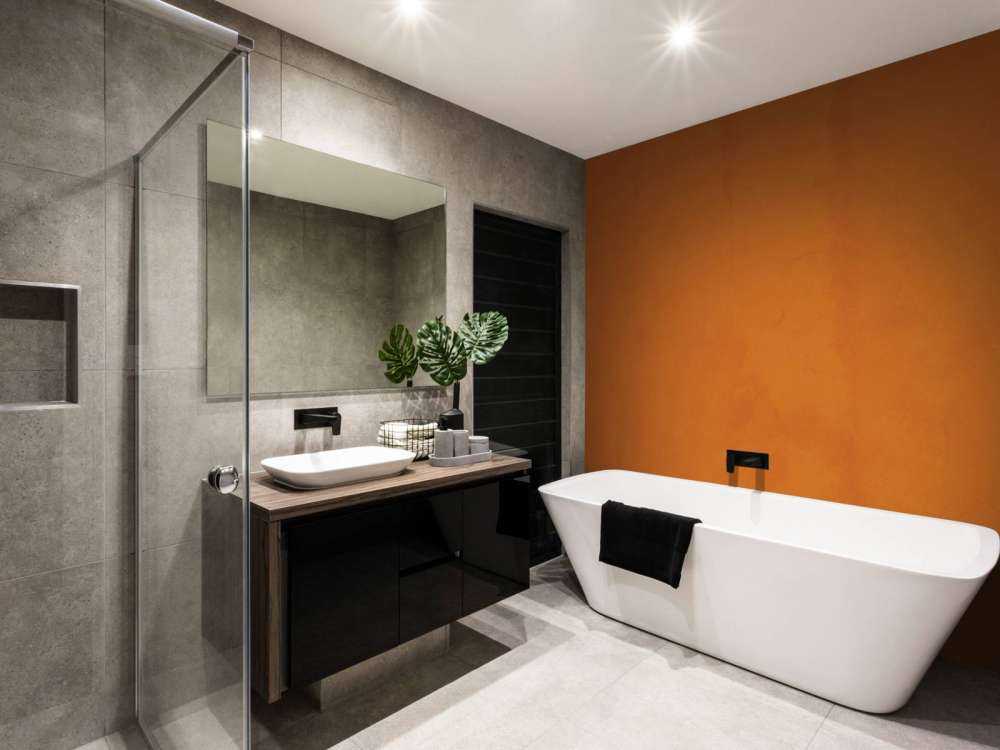 Alter orangefarbener Beton