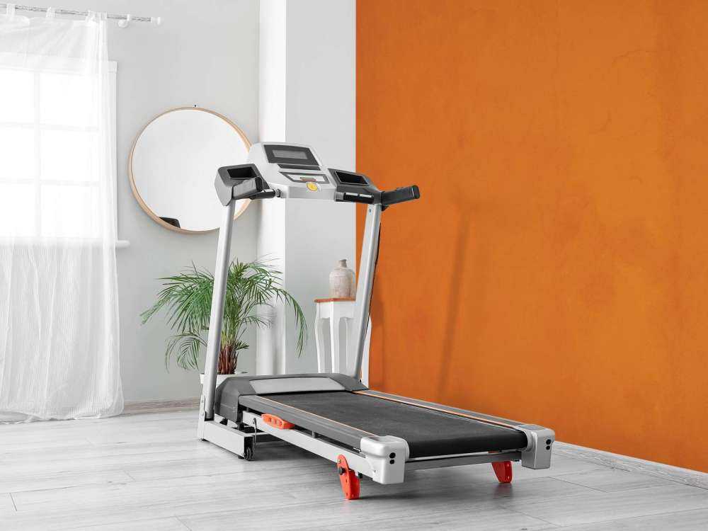 Alter orangefarbener Beton