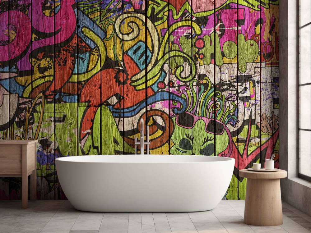 Straßengraffiti auf altem Holz