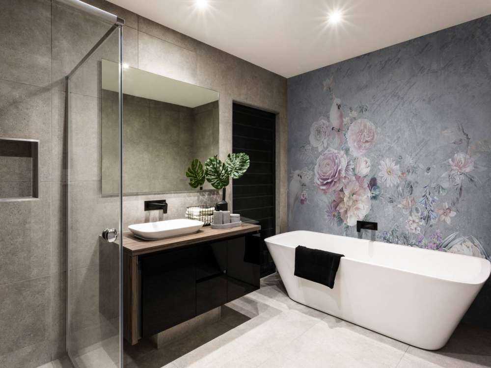 Papageien zwischen Blumen