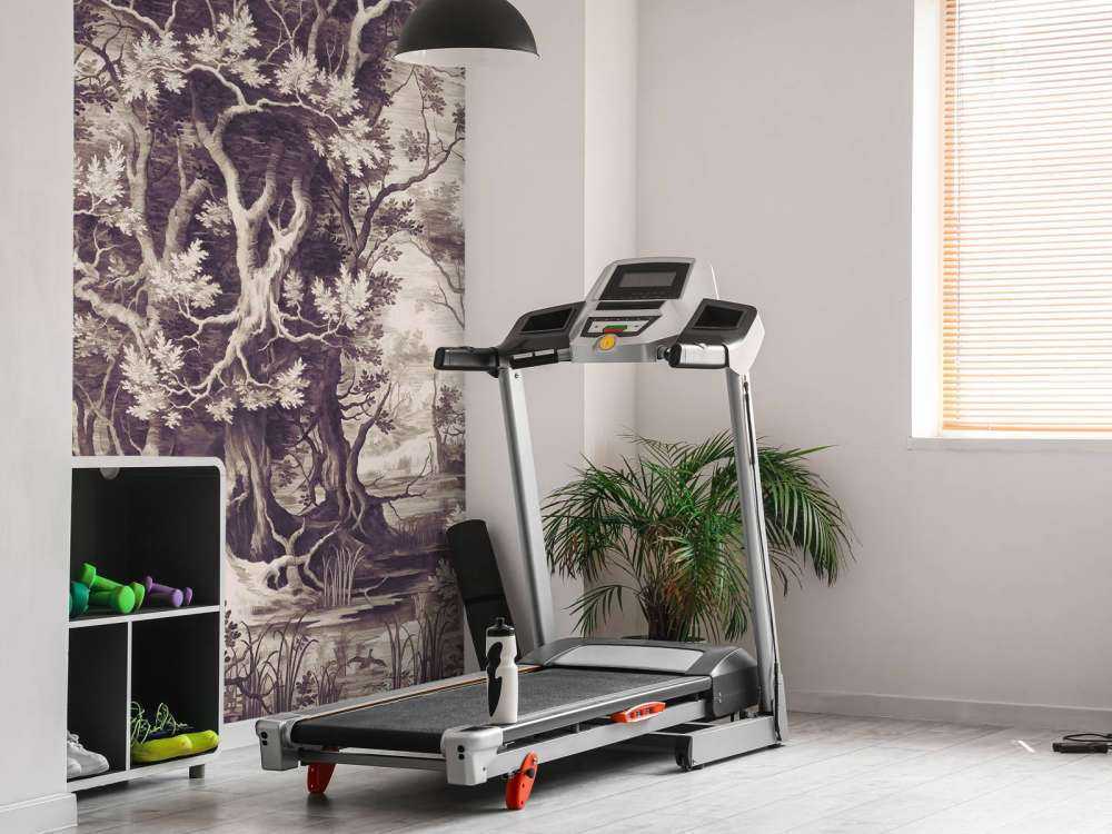 Mystischer Wald in Sepia