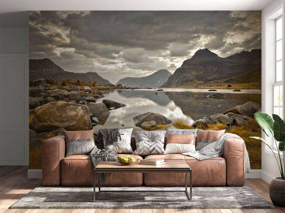 Lofoten bei bewölktem Wetter