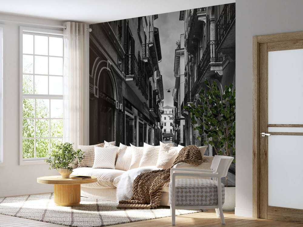 Einkaufsstraße in Schwarz und Weiß